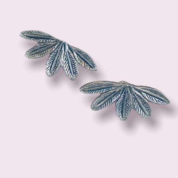 Leaf Earrings - Picture 2 of 4